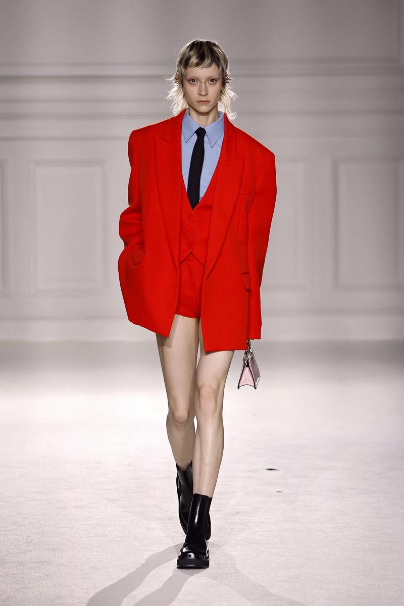 2024 Kış Moda Haftalarından Öne Çıkan Görünümler