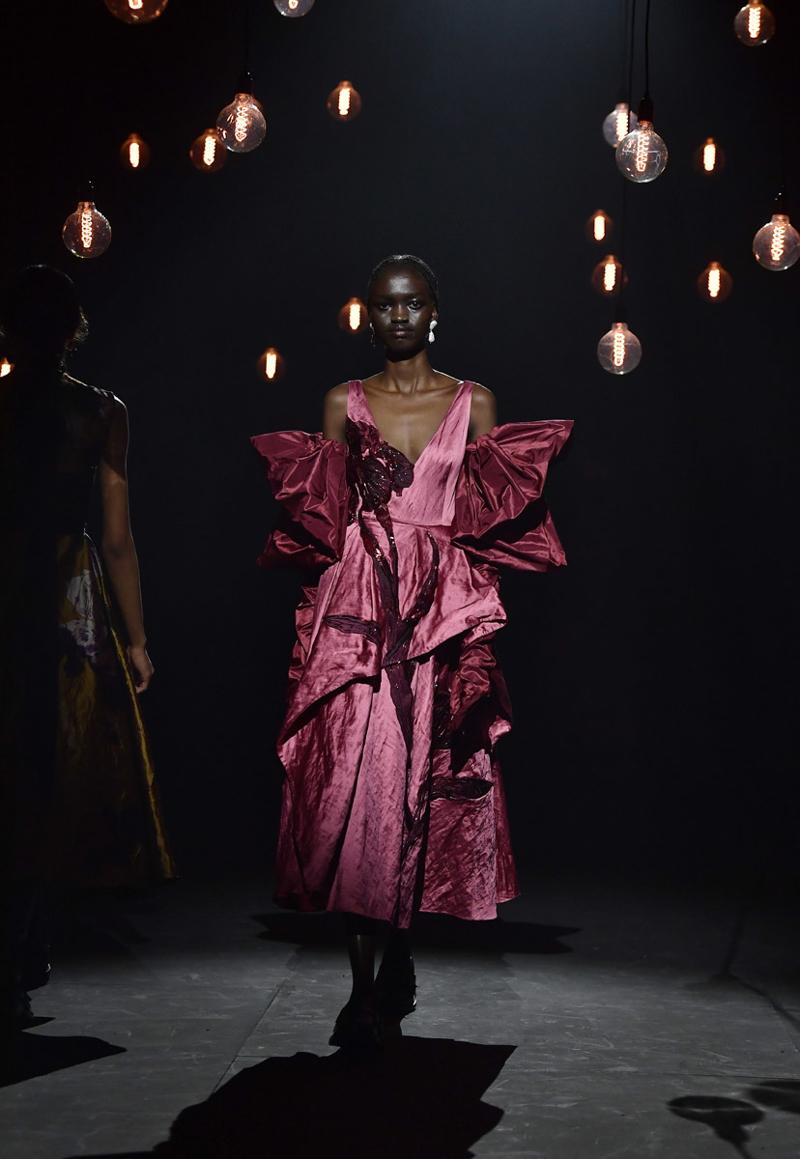 2024 Kış Moda Haftalarından Öne Çıkan Görünümler