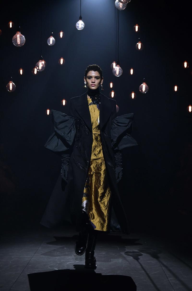 2024 Kış Moda Haftalarından Öne Çıkan Görünümler