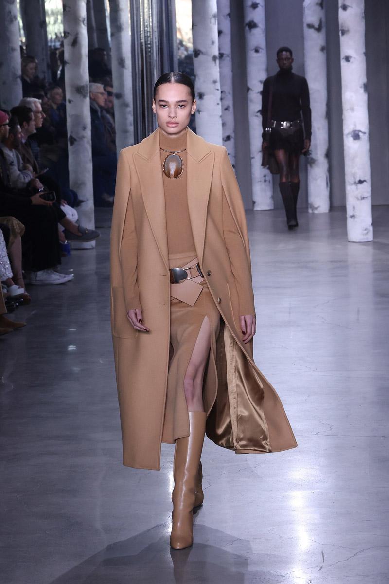 2024 Kış Moda Haftalarından Öne Çıkan Görünümler