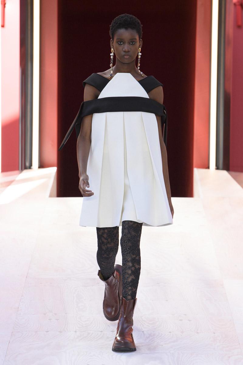 Louis Vuitton'un İlkbahar/Yaz 2023 Şovu