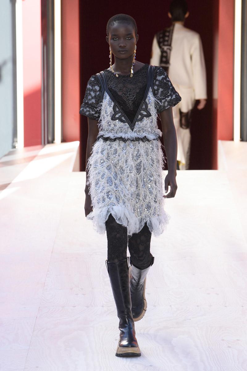 Louis Vuitton'un İlkbahar/Yaz 2023 Şovu