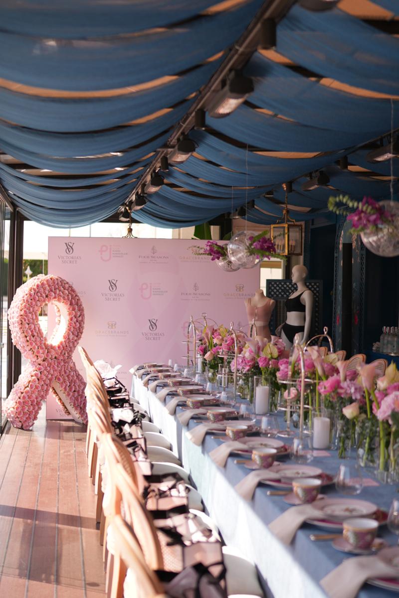 Victoria's Secret'tan Meme Kanseri Farkındalık Ayı'na Özel Davet