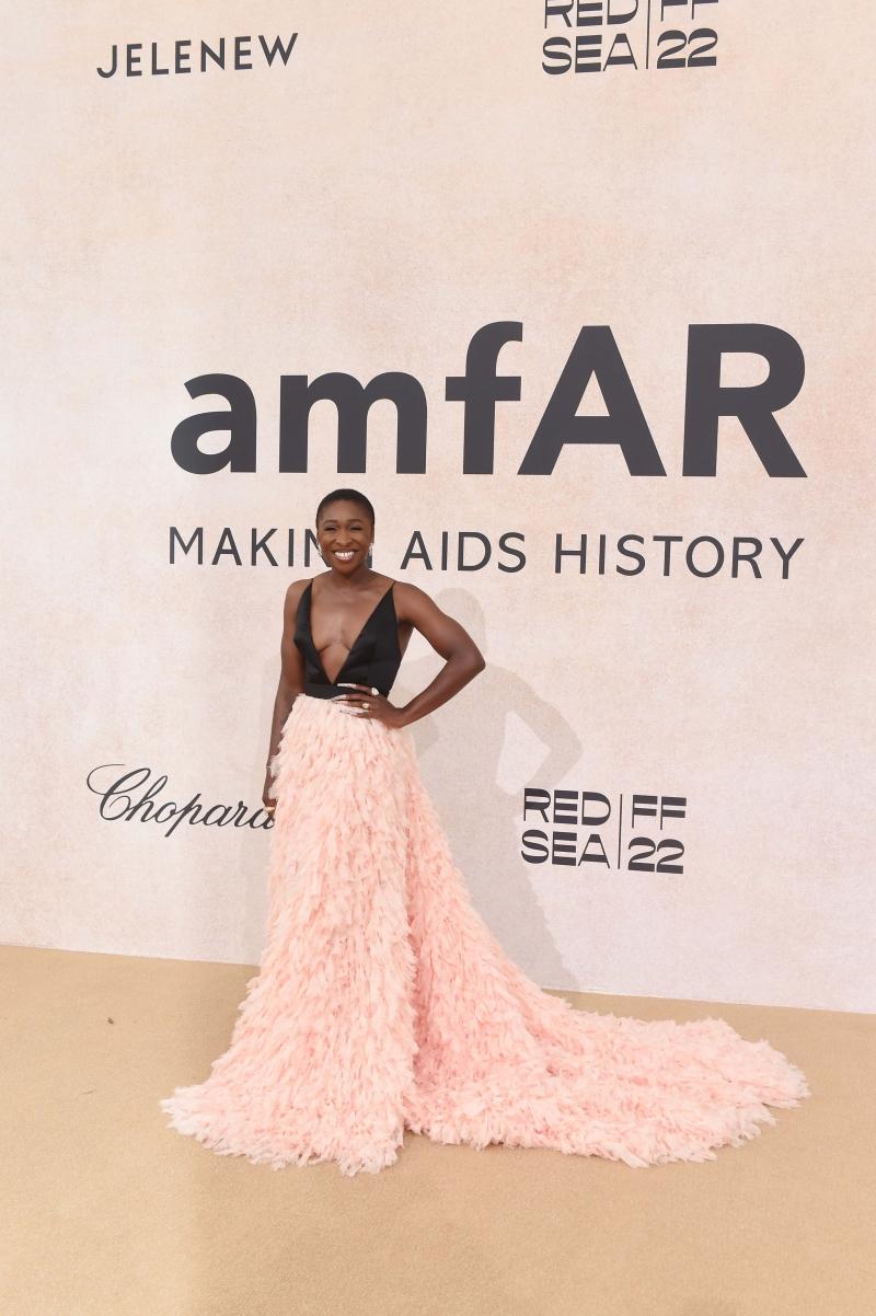 AmFAR Cannes Galası En İyi Kırmızı Halı Stilleri