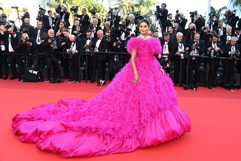 75'inci Cannes Film Festivali'nin En İyi Kırmızı Halı Görünümleri