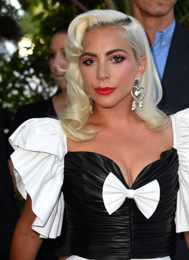 Kırmızı Halıdan İlhamla Barbie Makyajı