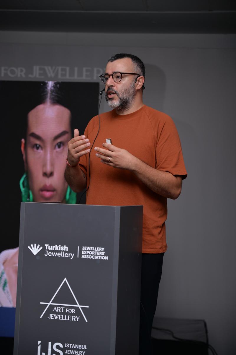 Art For Jewellery'de Renkli Paneller Düzenlendi