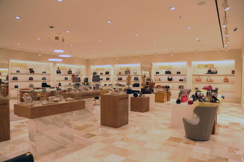 Beymen Bursa Korupark AVM'de Yeni Yüzü ile Kapılarını Açtı