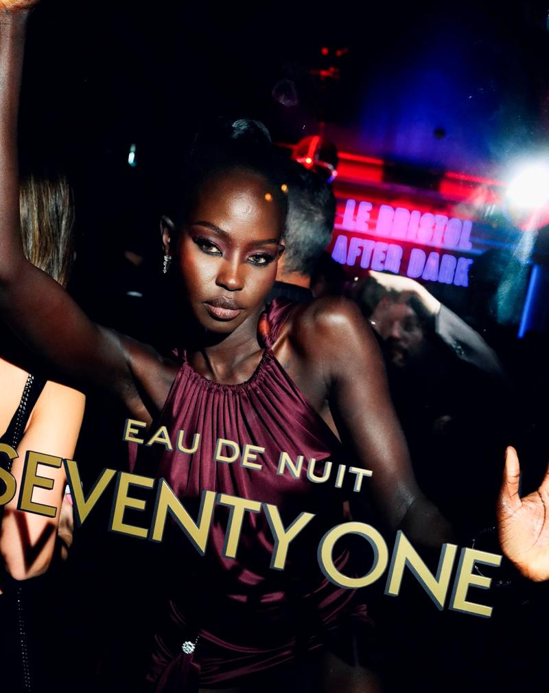 Mert Alaş Paris'te Parti Verdi