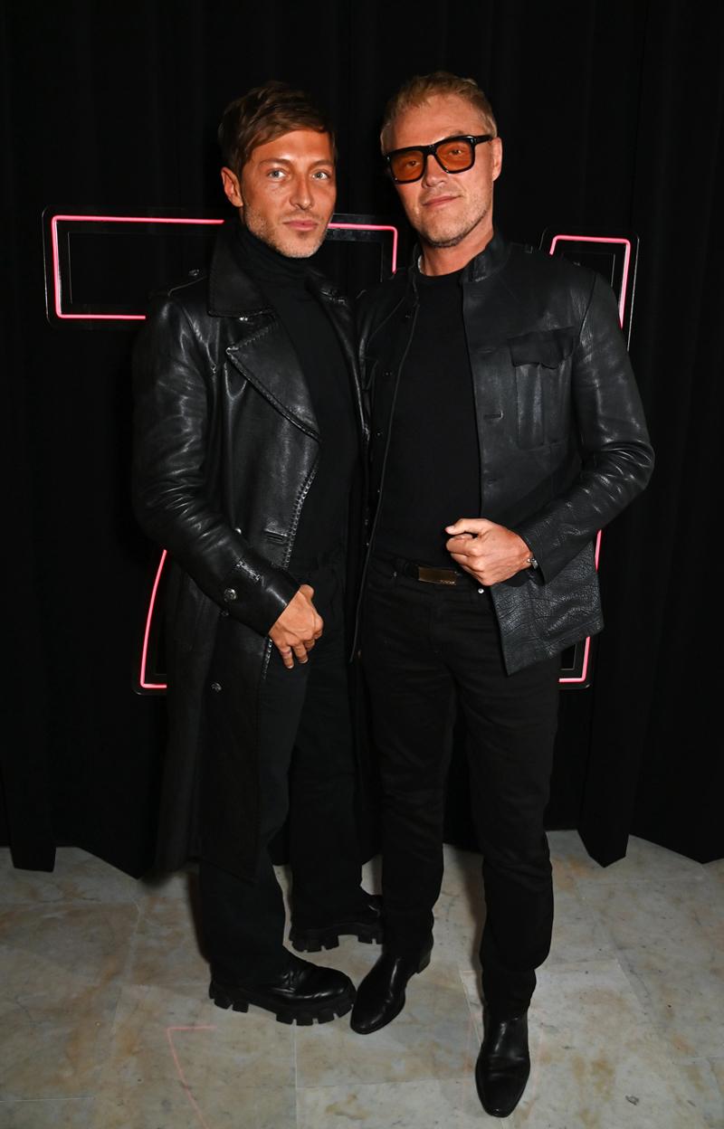 Mert Alaş Paris'te Parti Verdi