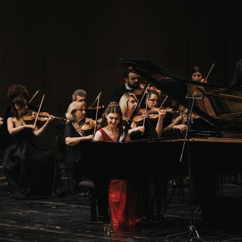 Piyanonun Parlayan Yıldızı: İlyun Bürkev