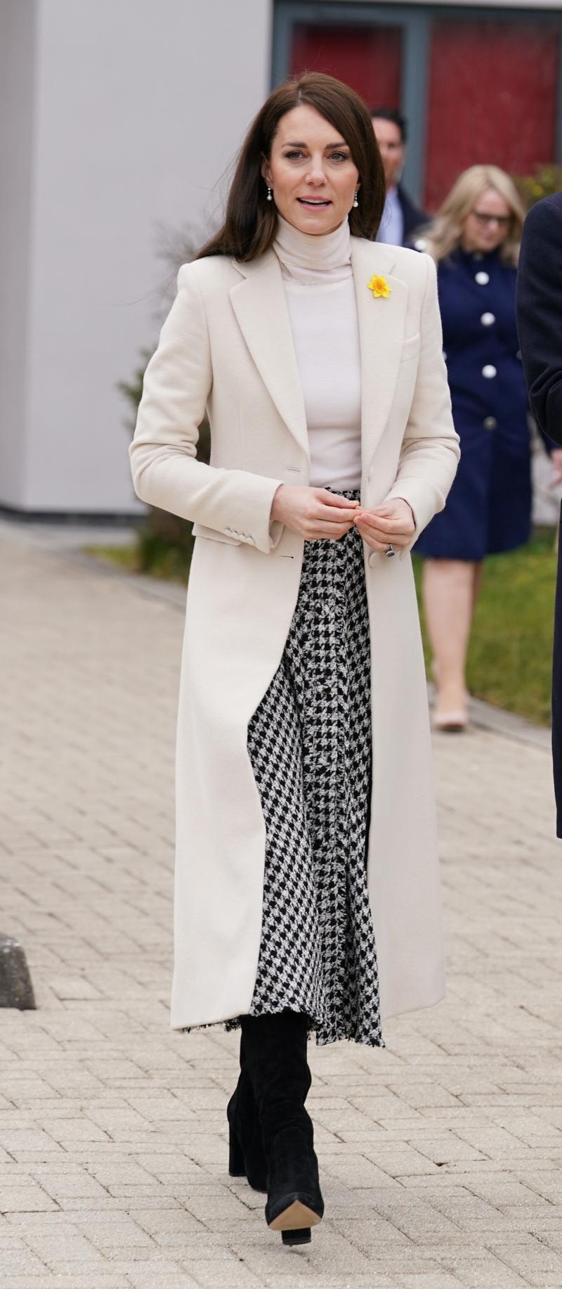 Kate Middleton'dan İlham Veren Palto Stilleri