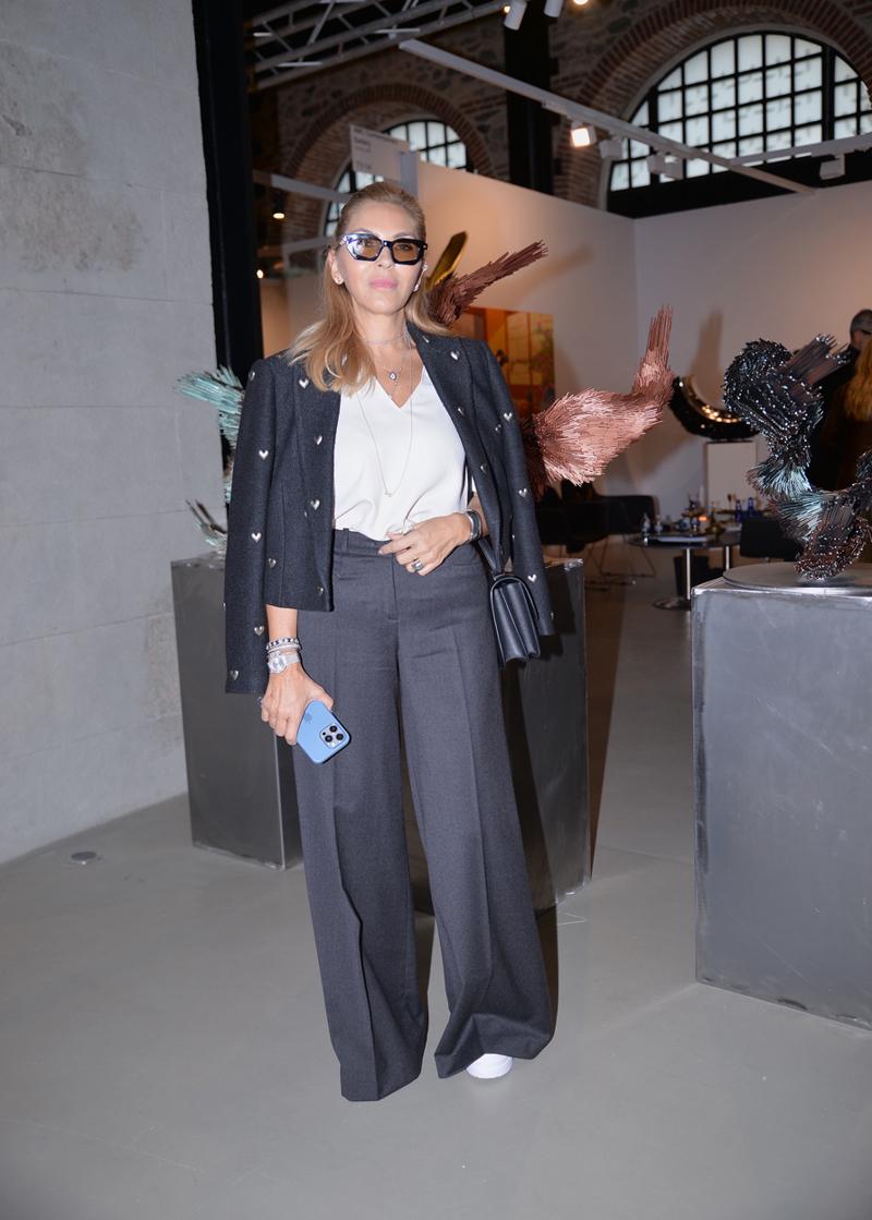 Heykel ve Mücevheri Buluşturan Sergi