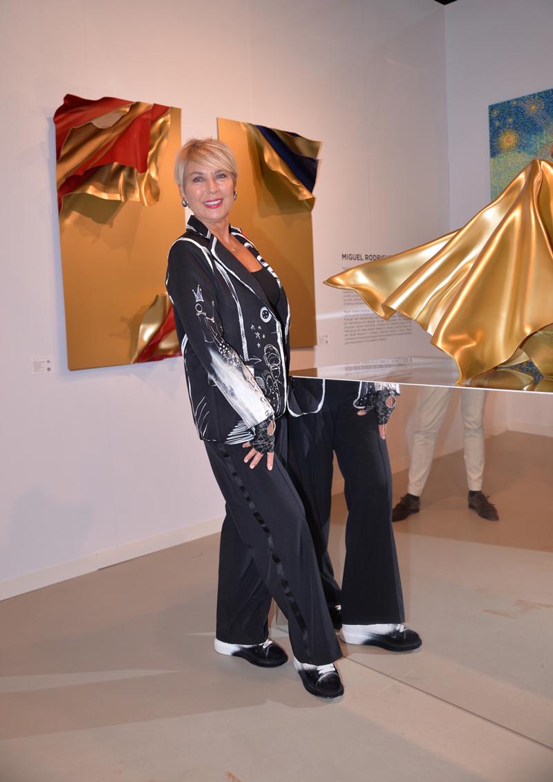 Heykel ve Mücevheri Buluşturan Sergi