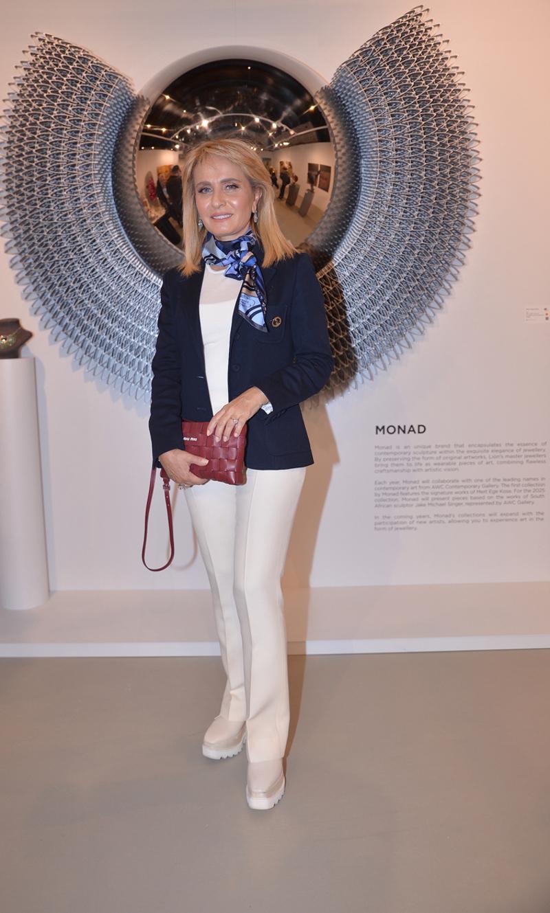 Heykel ve Mücevheri Buluşturan Sergi