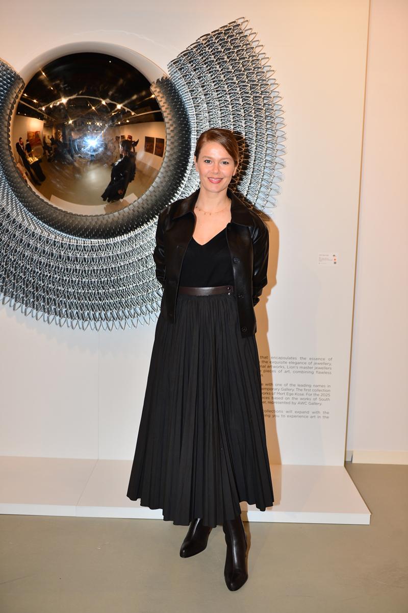 Heykel ve Mücevheri Buluşturan Sergi