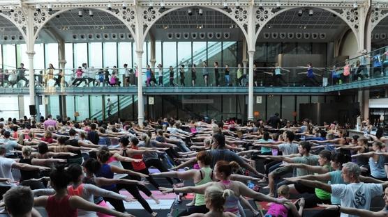 Şehrin Stresinden Kısa Bir Kaçış: Yoga ile Yenilenme Rotaları