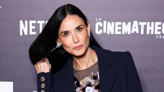 Demi Moore'un "The Substance" Galasındaki Çiçekli Tarzını Nasıl Buldunuz?