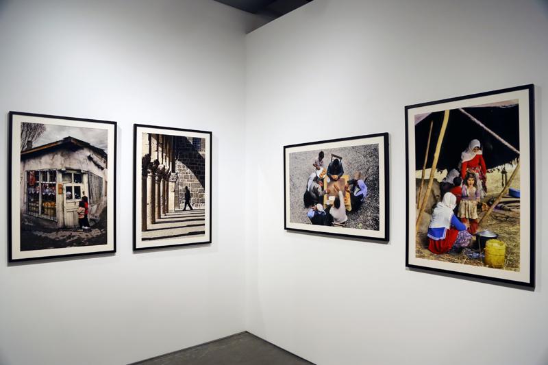 İzzet Keribar Sergisi Açıldı