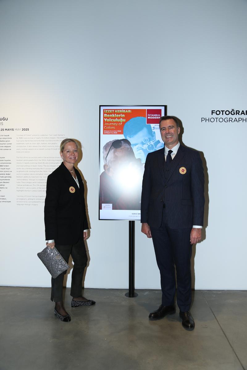 İzzet Keribar Sergisi Açıldı