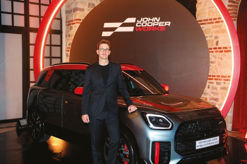 Yeni MINI Cooper: 65 Yıllık Mirasla Geleceğe Yolculuk