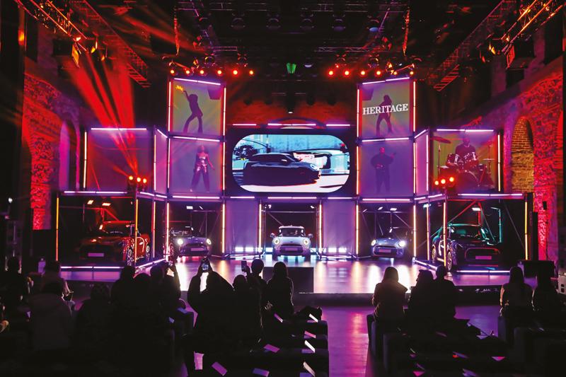 Yeni MINI Cooper: 65 Yıllık Mirasla Geleceğe Yolculuk