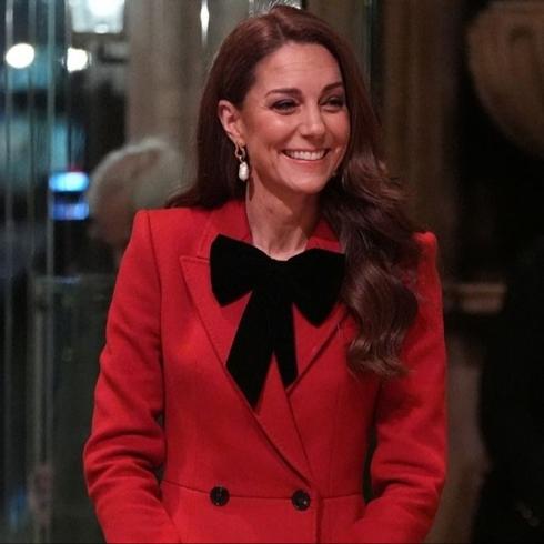 Kate Middleton Yılbaşı Ruhuna Girdi