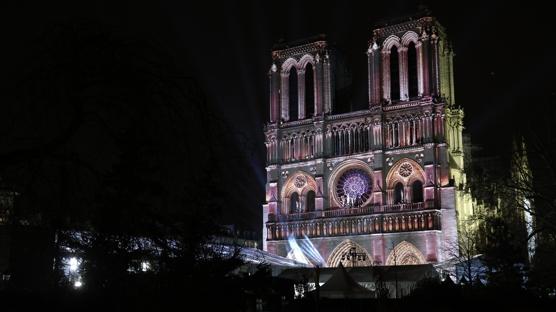 Notre Dame Katedrali Kapılarını Yeniden Açtı