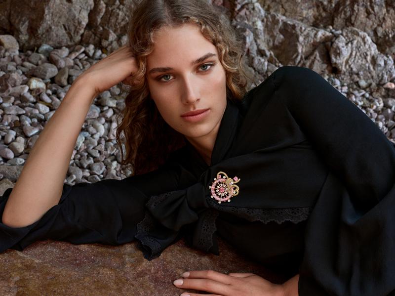 Yeni Yıl Stiline Parıltılı Dokunuşlar