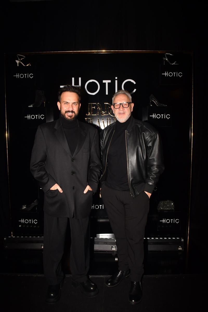 Hotiç Ailesinin Yeni Yıl Daveti