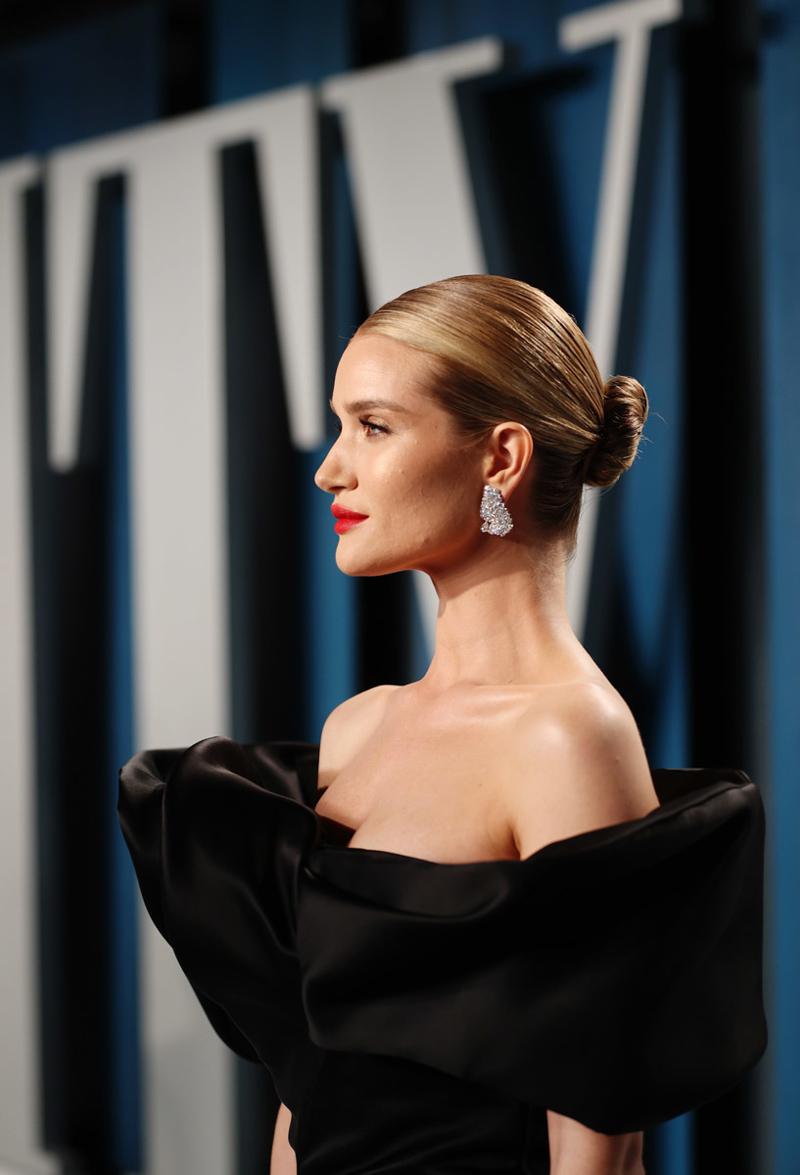 Kırmızı Halının En Dikkat Çeken Topuzları