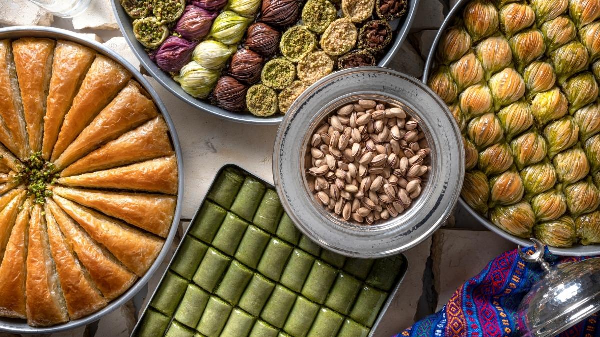 Bayram Tatlılarıyla Formda Kalmanın Püf Noktaları