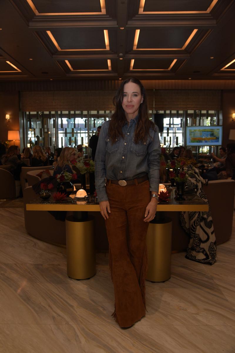 Süet Şıklığı 2025'te de Zirvede!