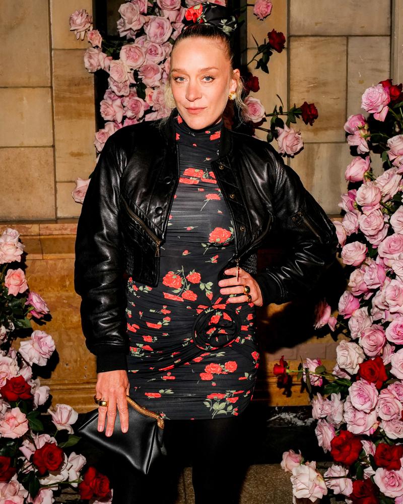 Magda Butrym x H&M'den New York'ta Çiçeklerle Dolu Davet