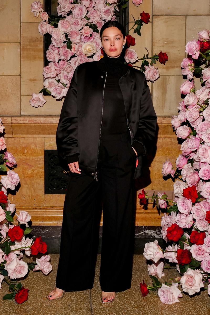 Magda Butrym x H&M'den New York'ta Çiçeklerle Dolu Davet