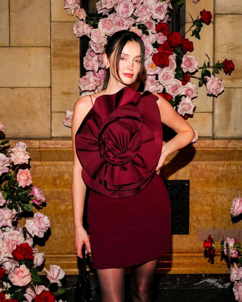 Magda Butrym x H&M'den New York'ta Çiçeklerle Dolu Davet