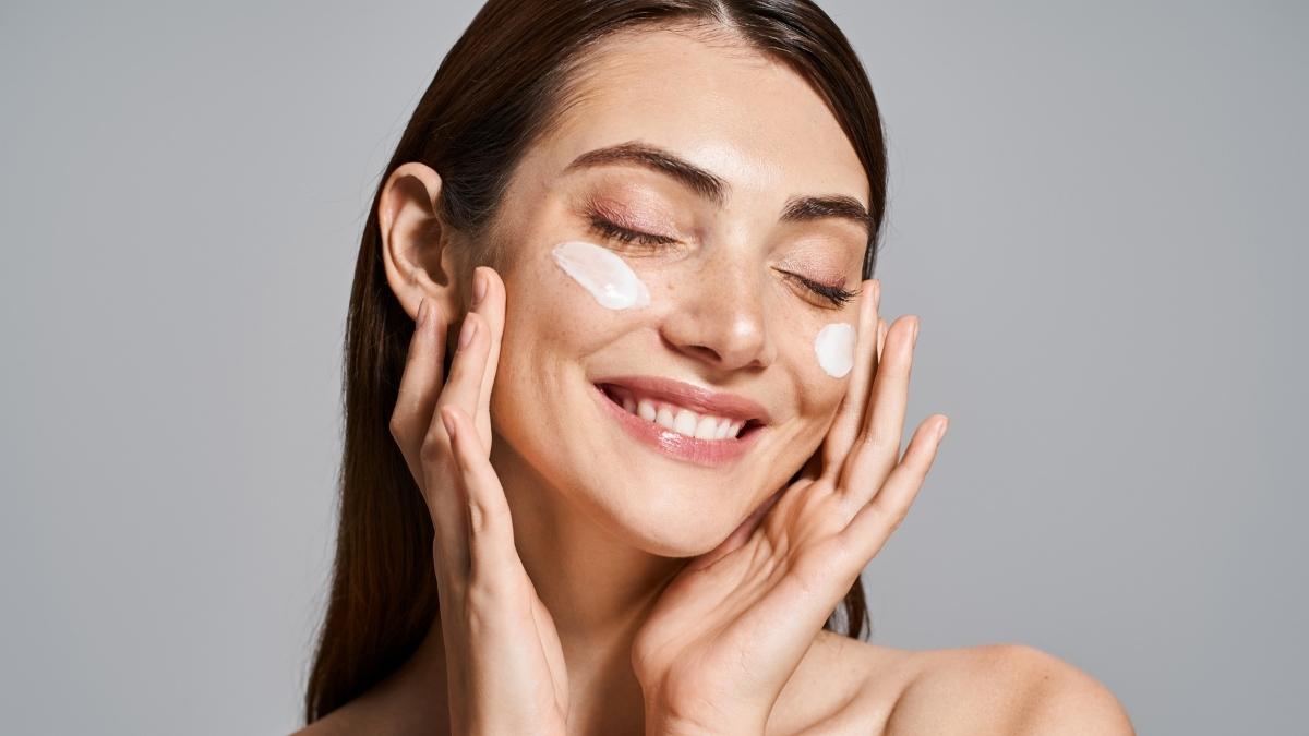 Güneş Lekelerini Azaltan 6 Doğal Yöntem