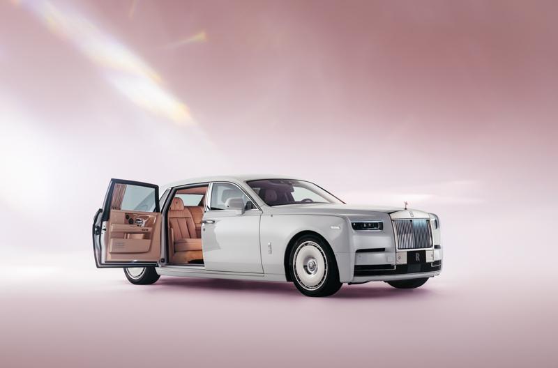 Kişiselleştirilmiş Lüksün Son Hali: Rolls-Royce Phantom “Cherry Blossom”