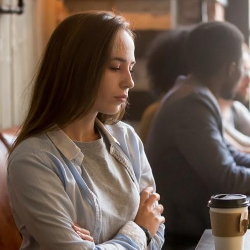 Yeni İnsanlarla Tanışma Korkusu Nasıl Yenilir?