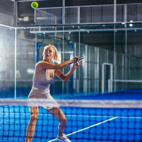 Padel Sporu Dünyayı Neden Bu Kadar Hızla Etkisi Altına Alıyor?