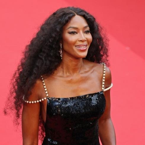 Kıvırcık Saçları Yıpratmadan Boyamanın Yolları