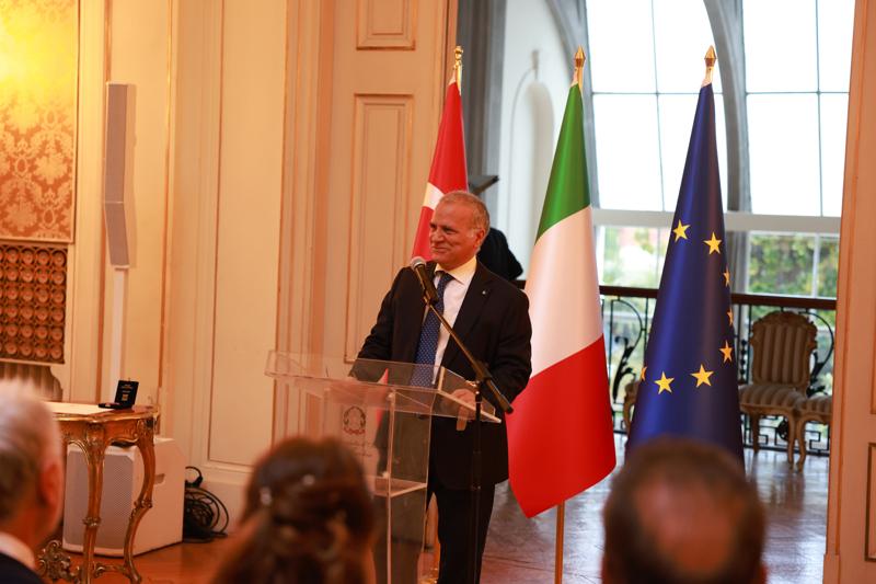 Marco Temponi'ye İtalya'dan Onur Nişanı