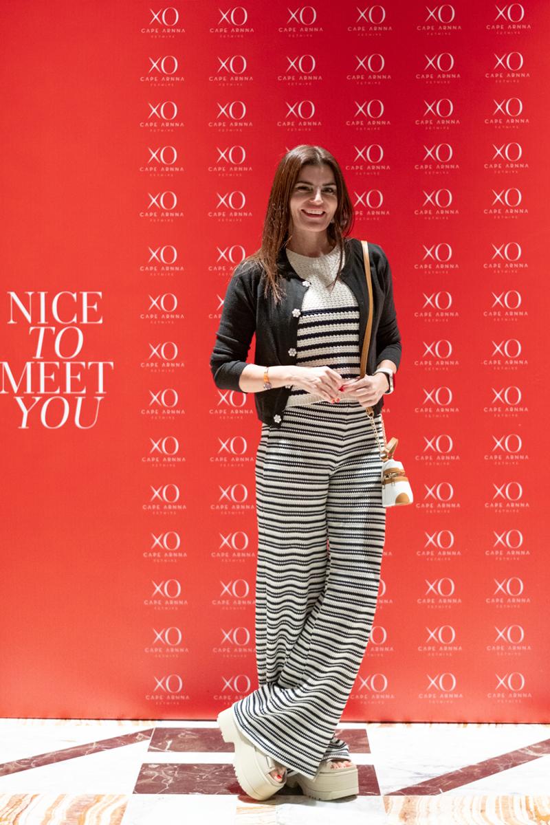 XO Cape Arnna Yaza Merhaba Dedi