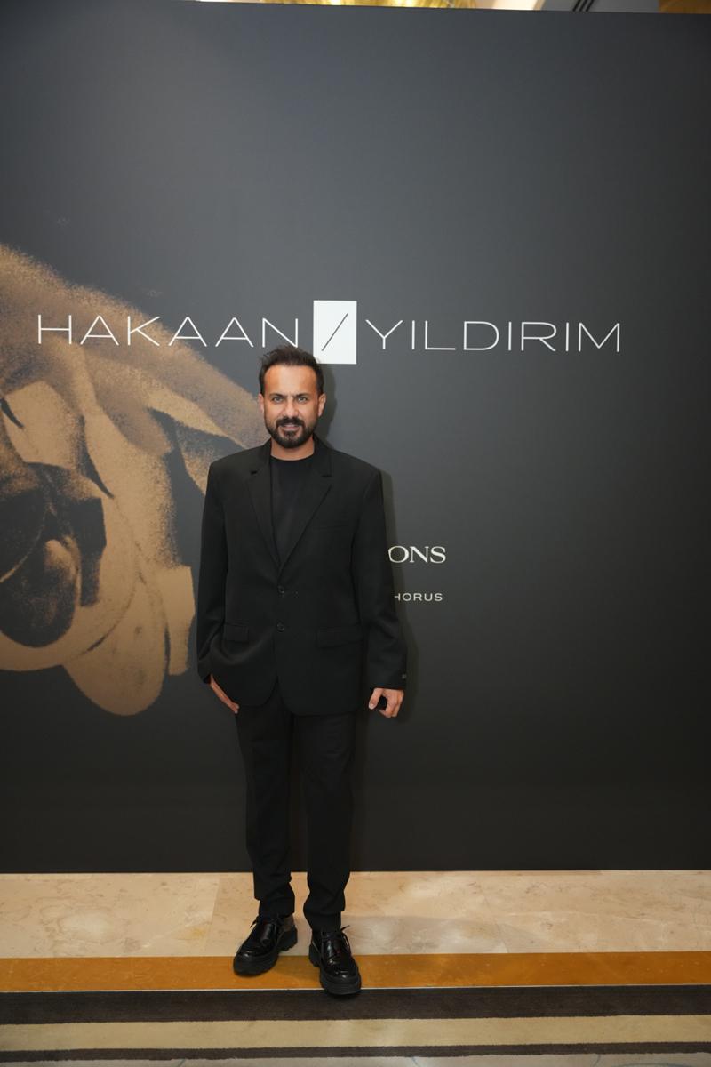 Hakaan Yıldırım'dan Duygulara Dokunan Bir Moda Anlatısı