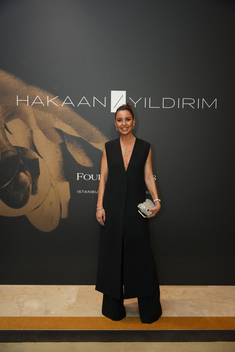 Hakaan Yıldırım'dan Duygulara Dokunan Bir Moda Anlatısı