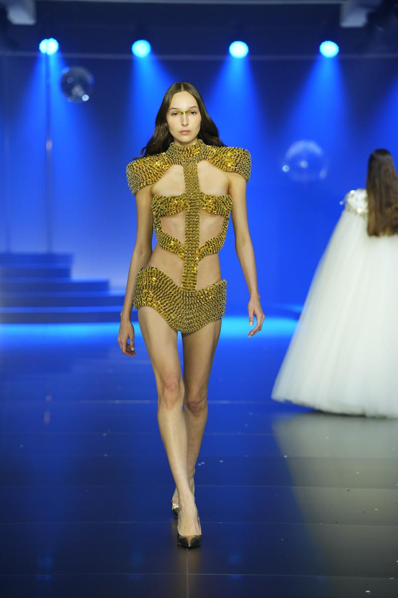 Hakaan Yıldırım'dan Duygulara Dokunan Bir Moda Anlatısı