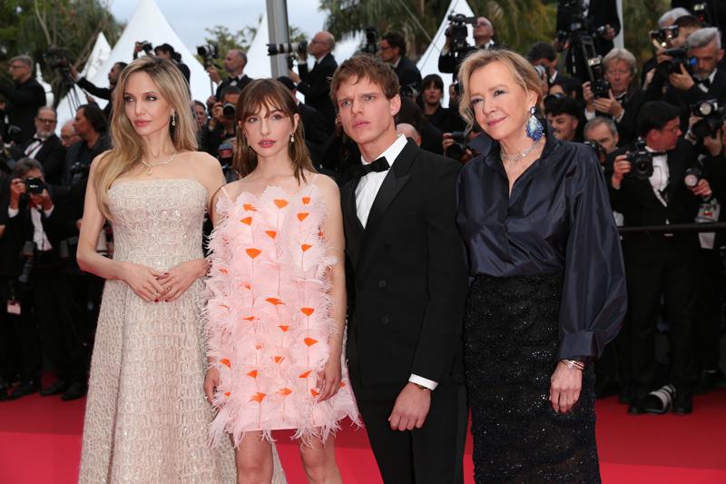 Cannes Halısında Işıltılı Anlar