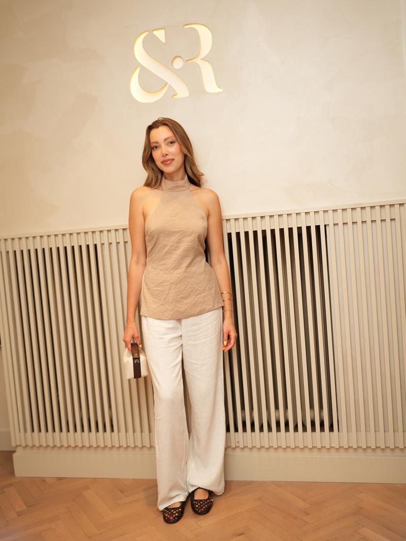 Sim and Roz'un Bebek Showroom'u Açıldı