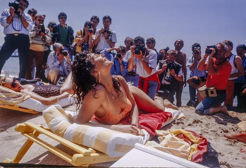 Cannes Sokaklarında Geçmişe Yolculuk