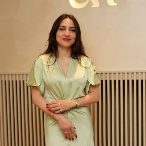 Sim and Roz'un Bebek Showroom'u Açıldı